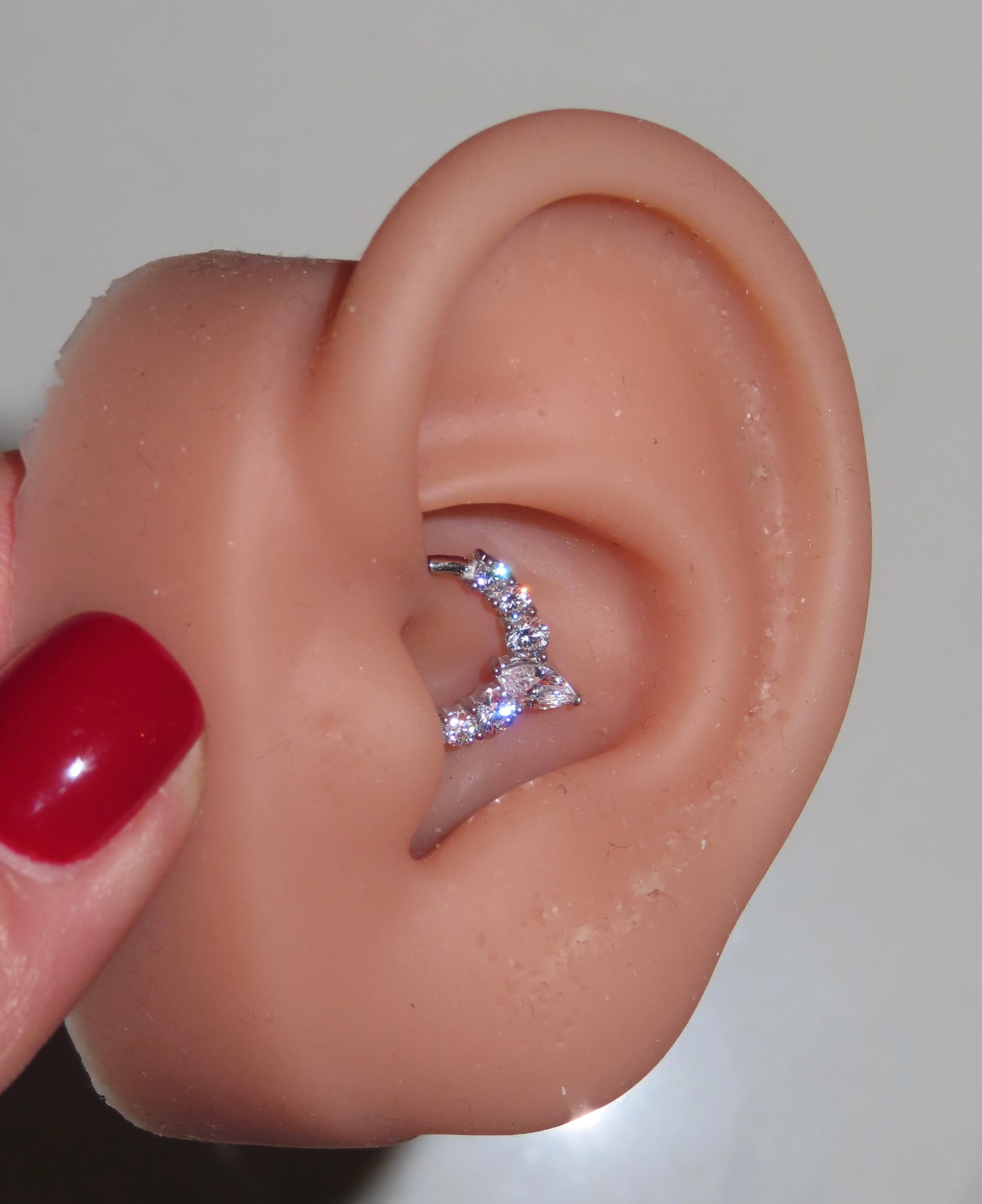 Pearcing Daith Aura