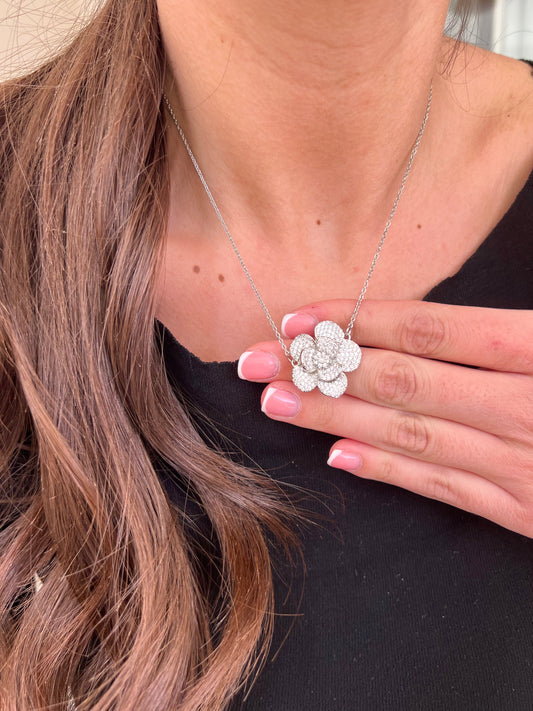 Collana Camelia Pavè
