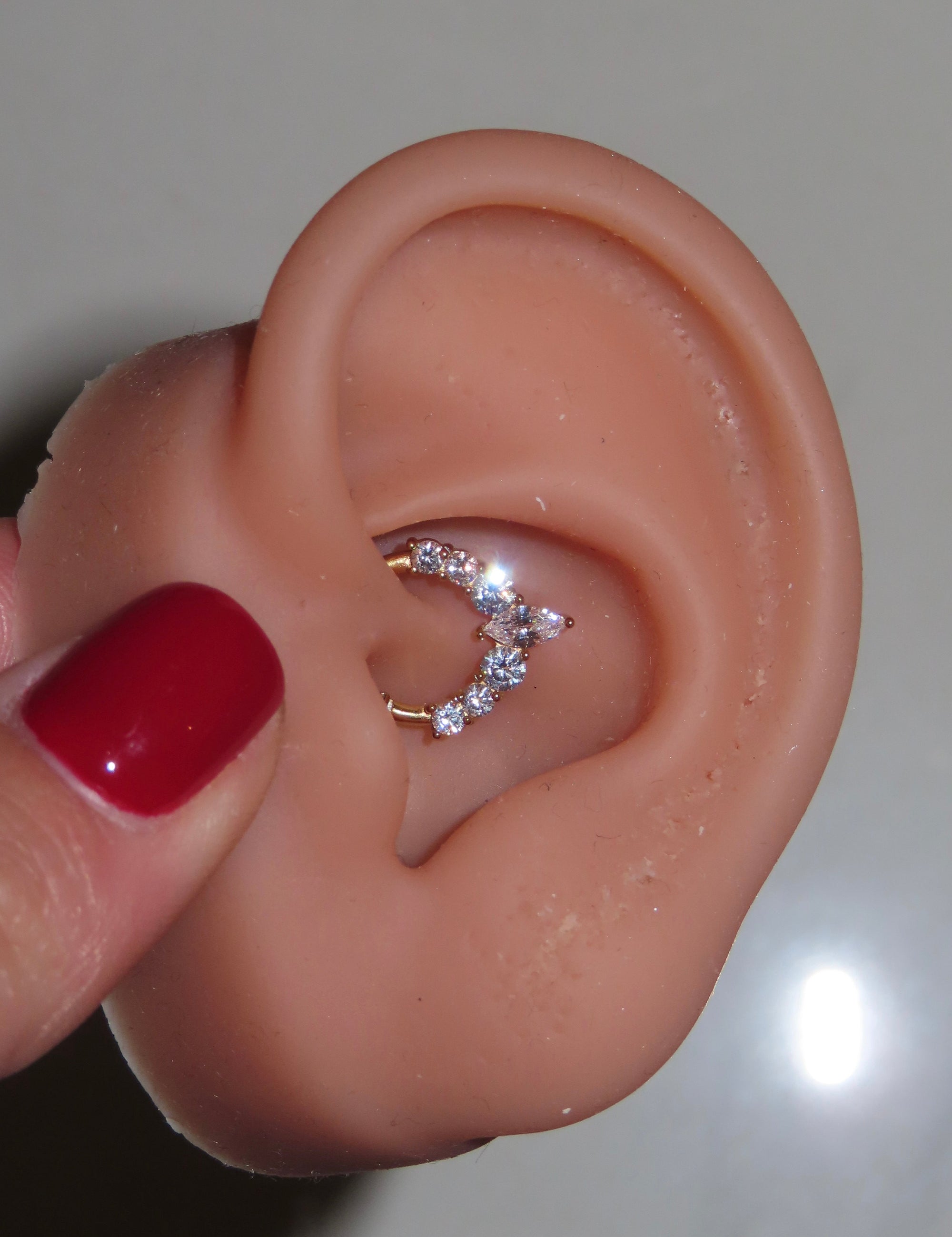 Pearcing Daith Aura